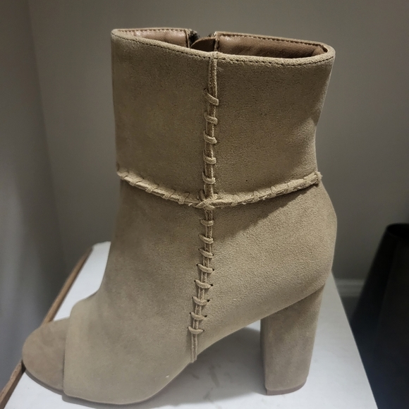 Boot Shoes - Picture 4 of 4